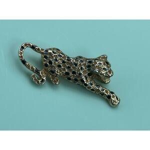 Vintage Gold Tone & Black Enamel Leopard Brooch - Prowling Cheetah Panther Pin